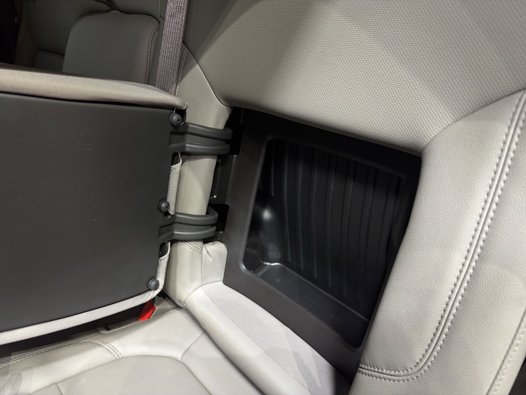 Used 2022 Chevrolet Silverado 1500 LTZ w/ Safety Package II image 12