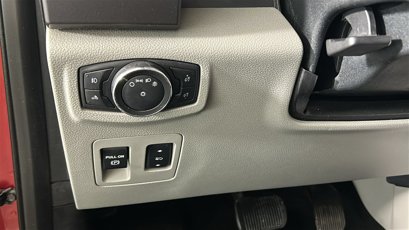 Used 2015 Ford F150 XLT w/ Equipment Group 301A Mid AWD/4WD image 23