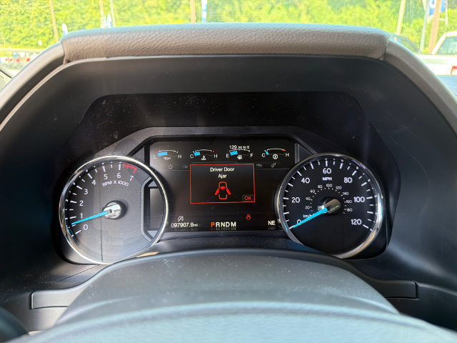 Certified 2018 Ford Expedition XLT w/ Equipment Group 202A RWD image 28