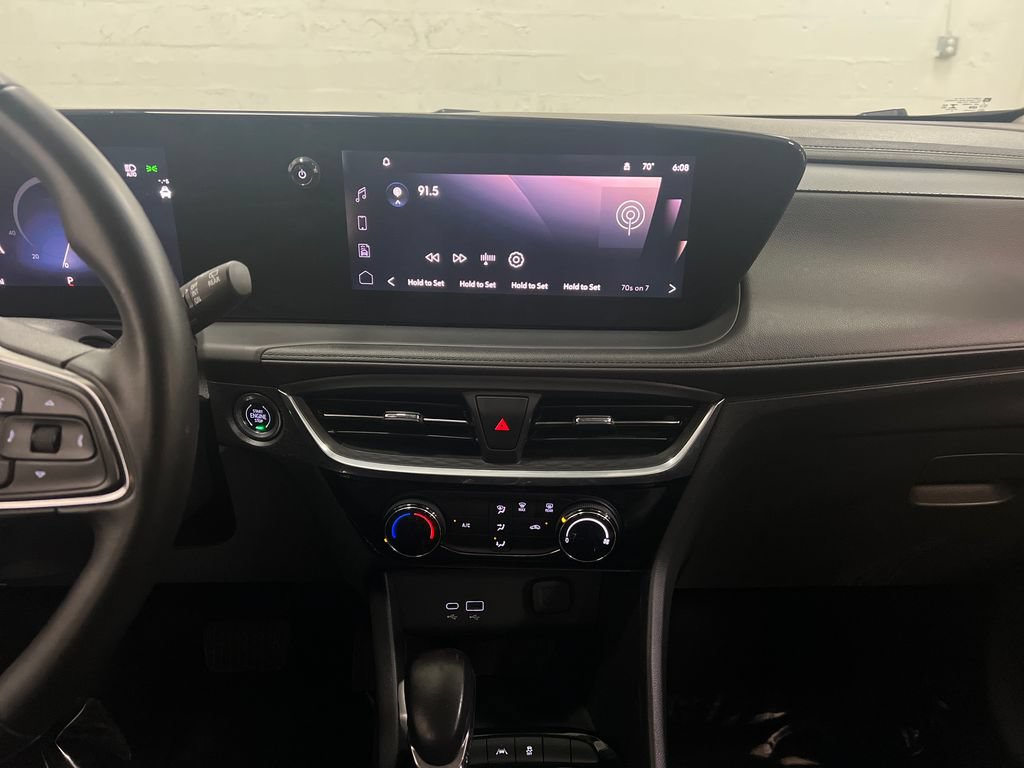 Used 2024 Buick Encore GX Sport Touring FWD image 20