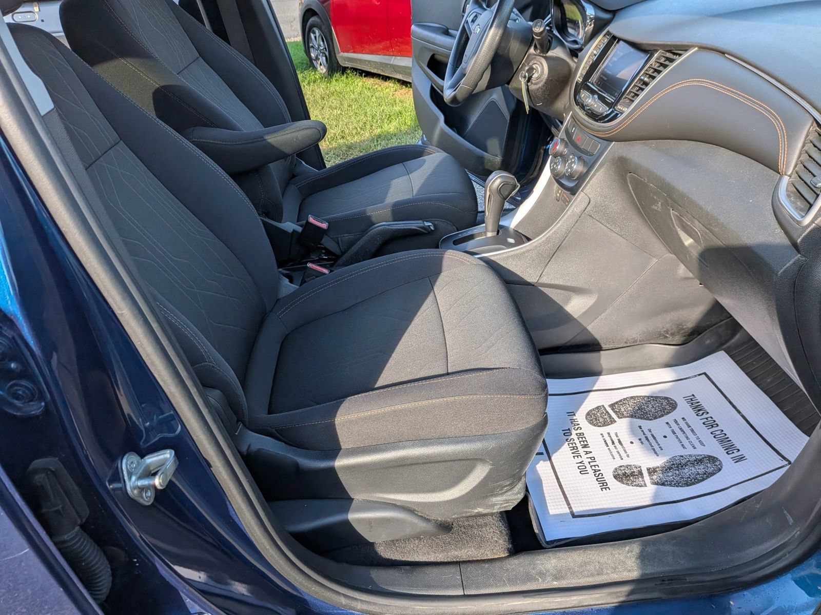 Used 2020 Chevrolet Trax LT FWD image 36