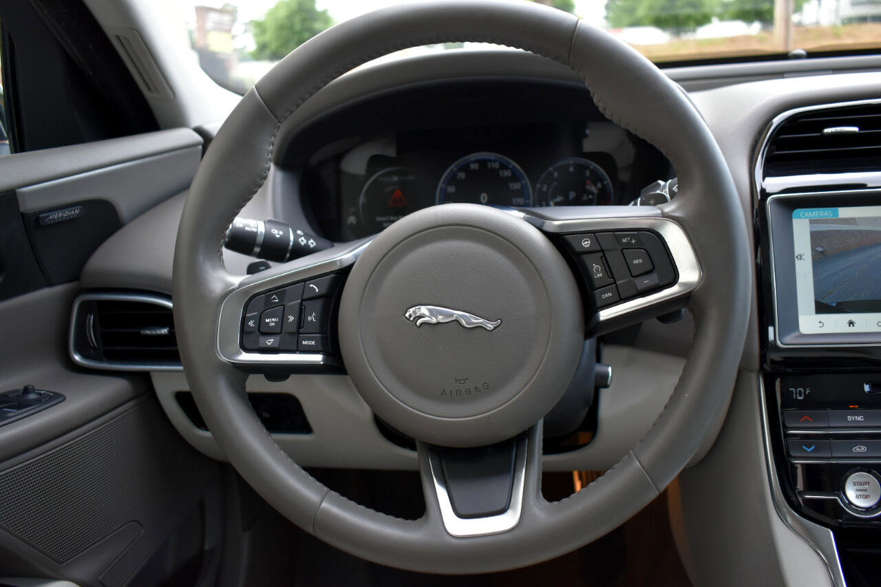 Used 2019 Jaguar XE Prestige image 17