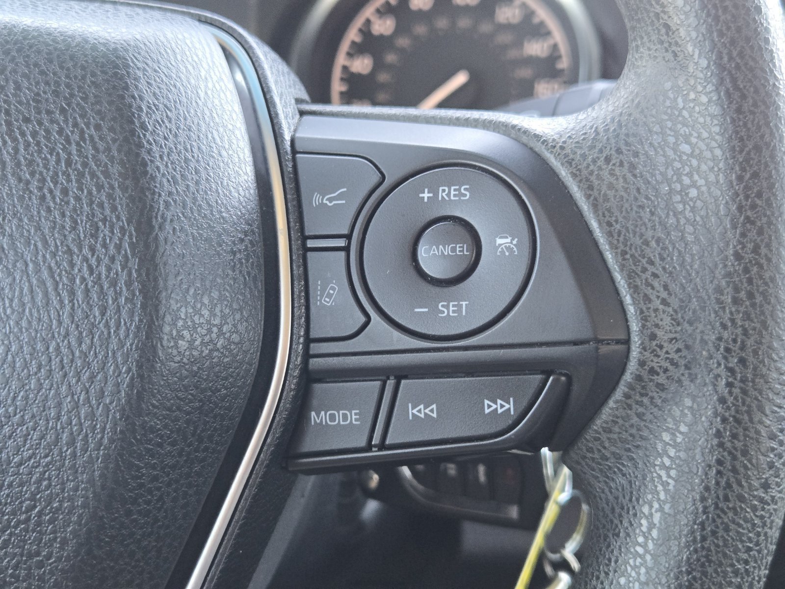 Used 2018 Toyota Camry LE FWD image 31