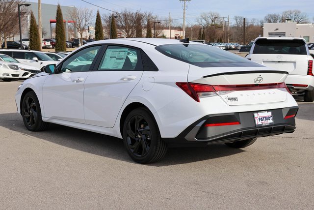 New 2026 Hyundai Elantra Sport w/ Cargo Package image 5