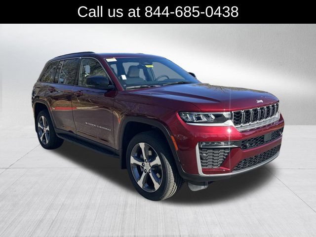 New 2026 Jeep Grand Cherokee Limited w/ Luxury Tech Group II RWD image 3