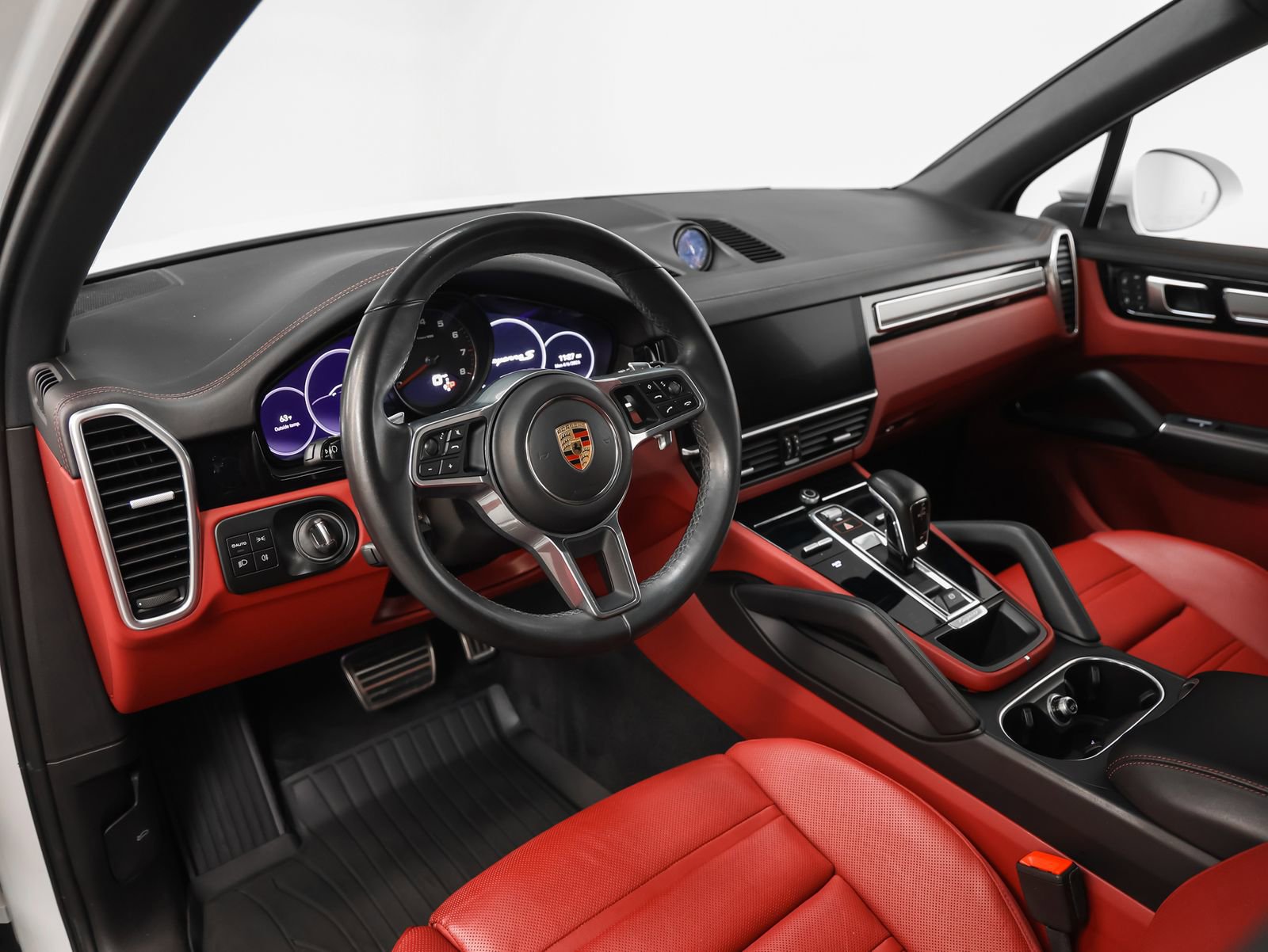 Used 2023 Porsche Cayenne S Platinum image 4