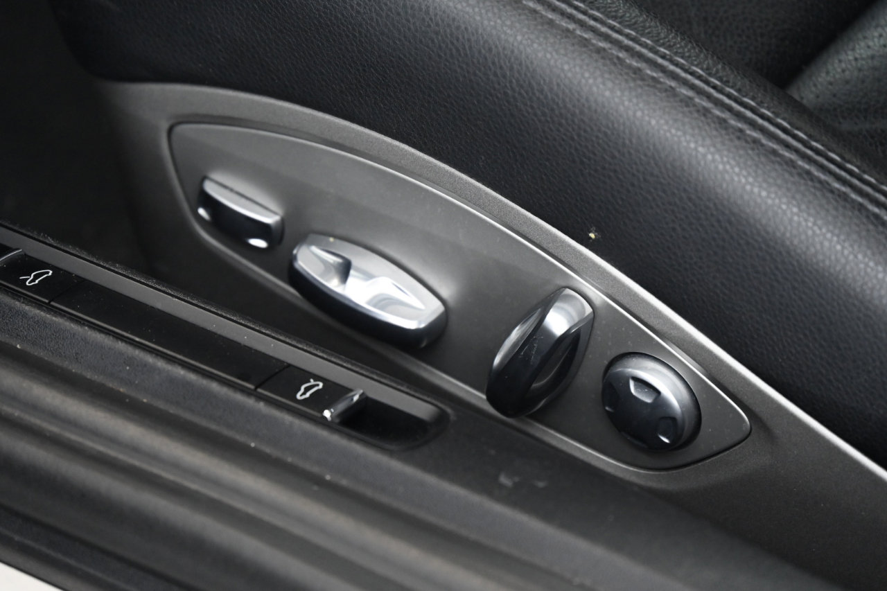 Used 2016 Porsche Cayman image 20