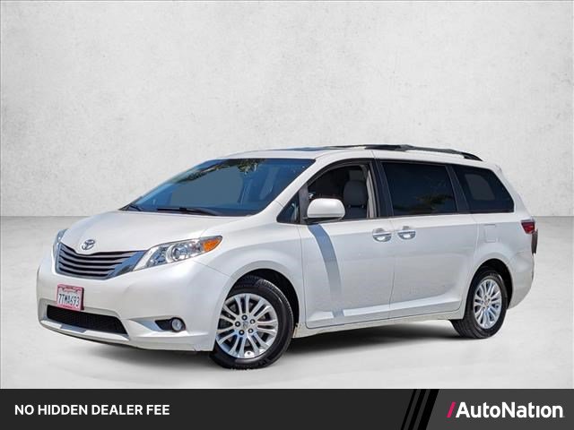 Used 2016 Toyota Sienna XLE FWD image 1