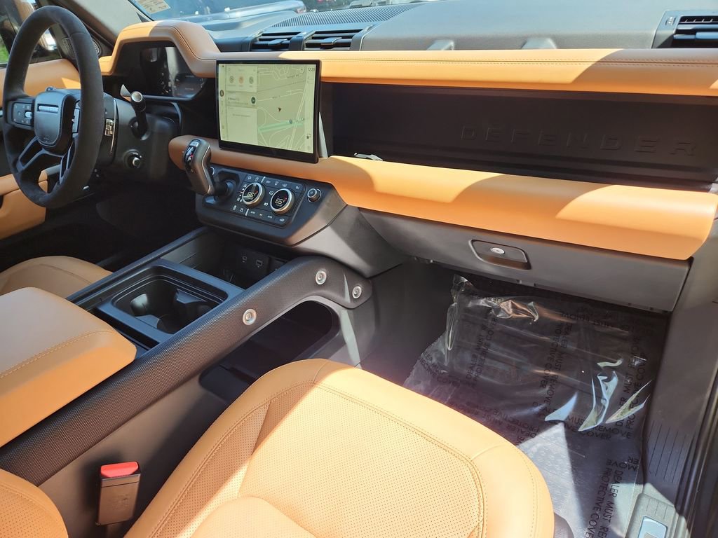 Used 2024 Land Rover Defender 110 V8 AWD/4WD image 27