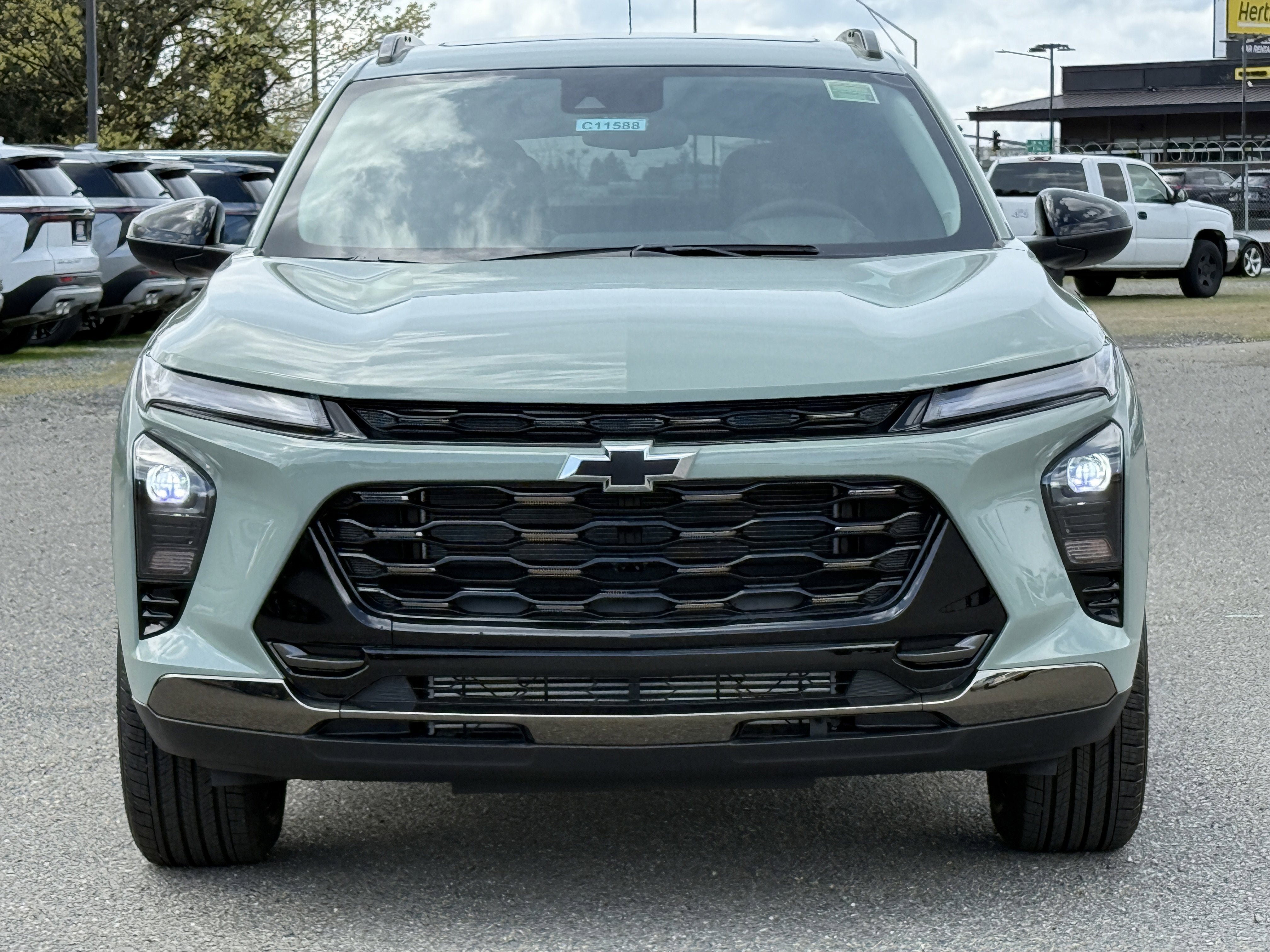 New 2026 Chevrolet Trax ACTIV w/ Sunroof Package FWD image 8