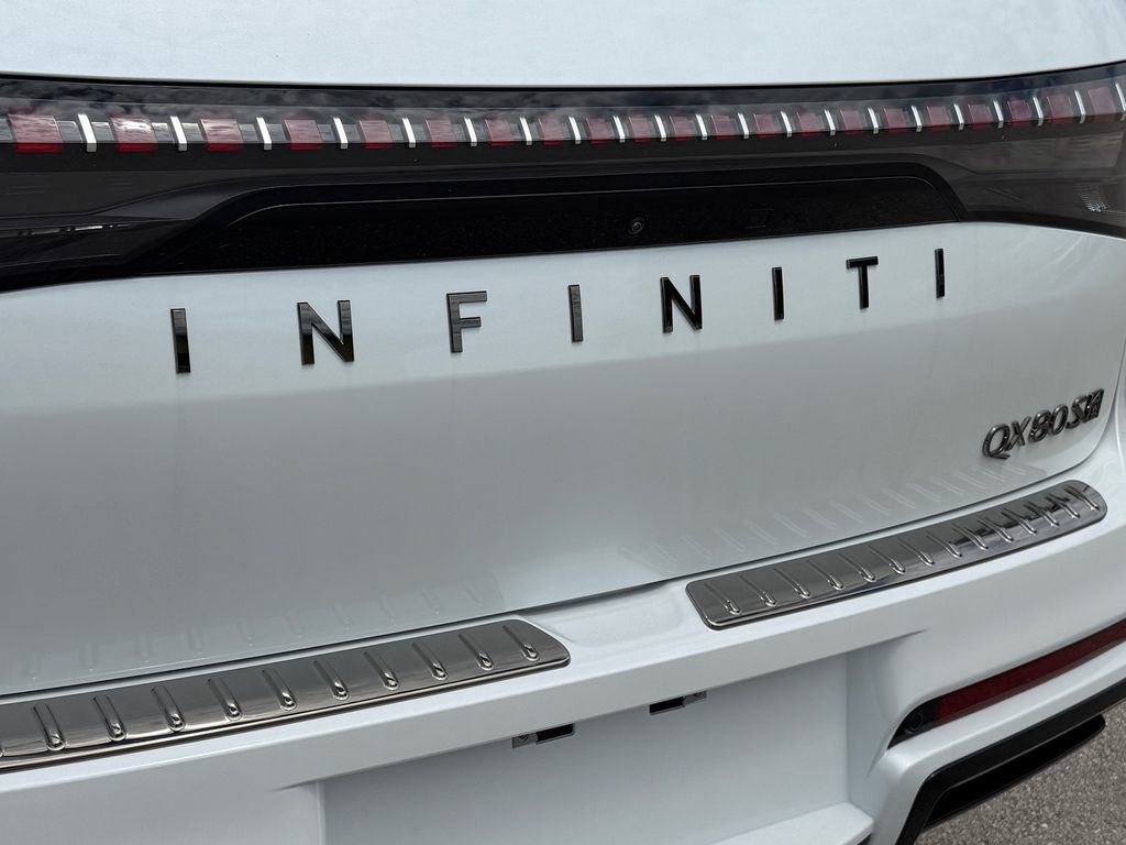 New 2027 INFINITI QX80 Sensory w/ Sport Exterior Package AWD/4WD image 10
