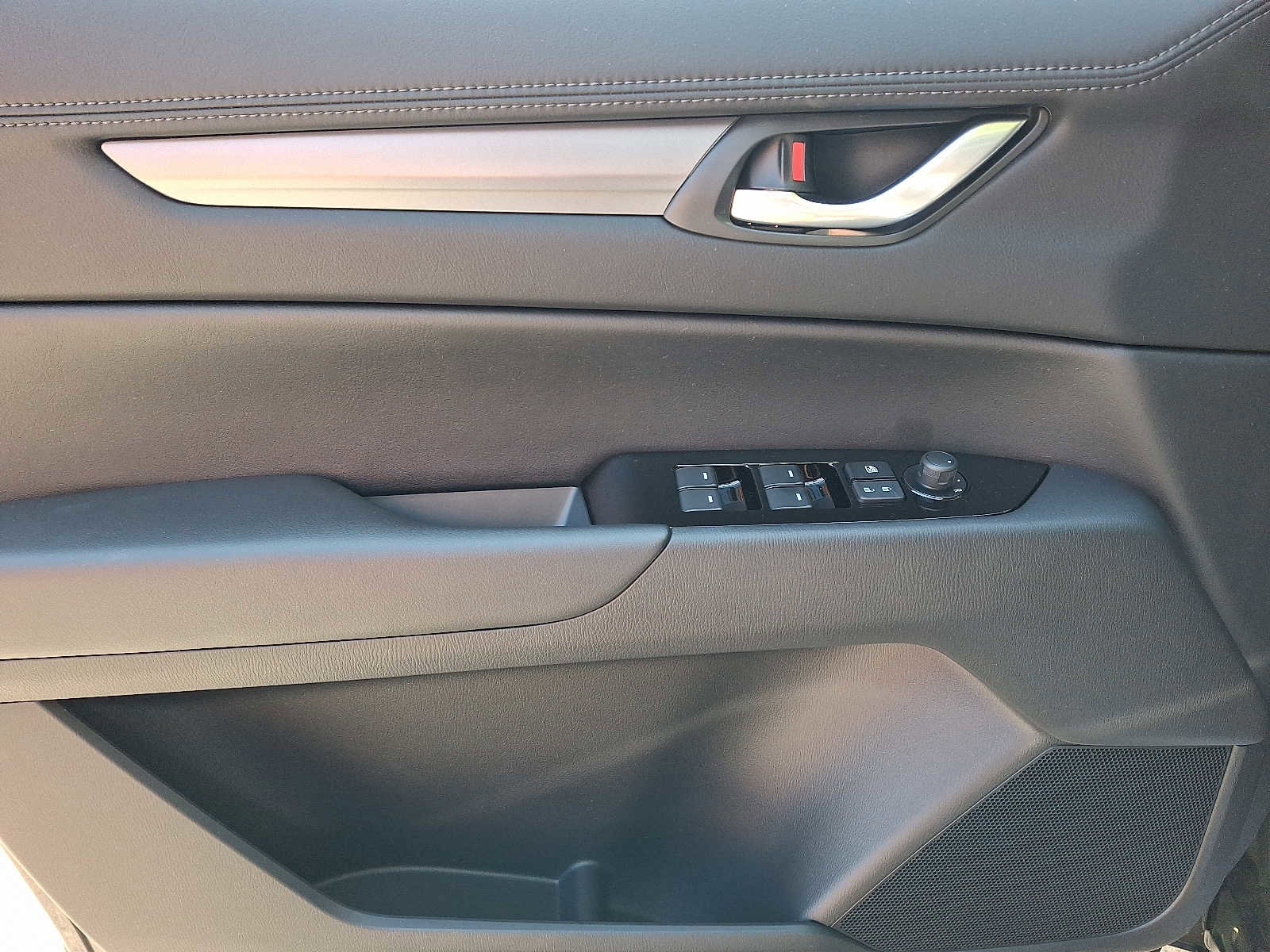 Used 2025 MAZDA CX-5 AWD 2.5 S w/ Preferred Package image 12