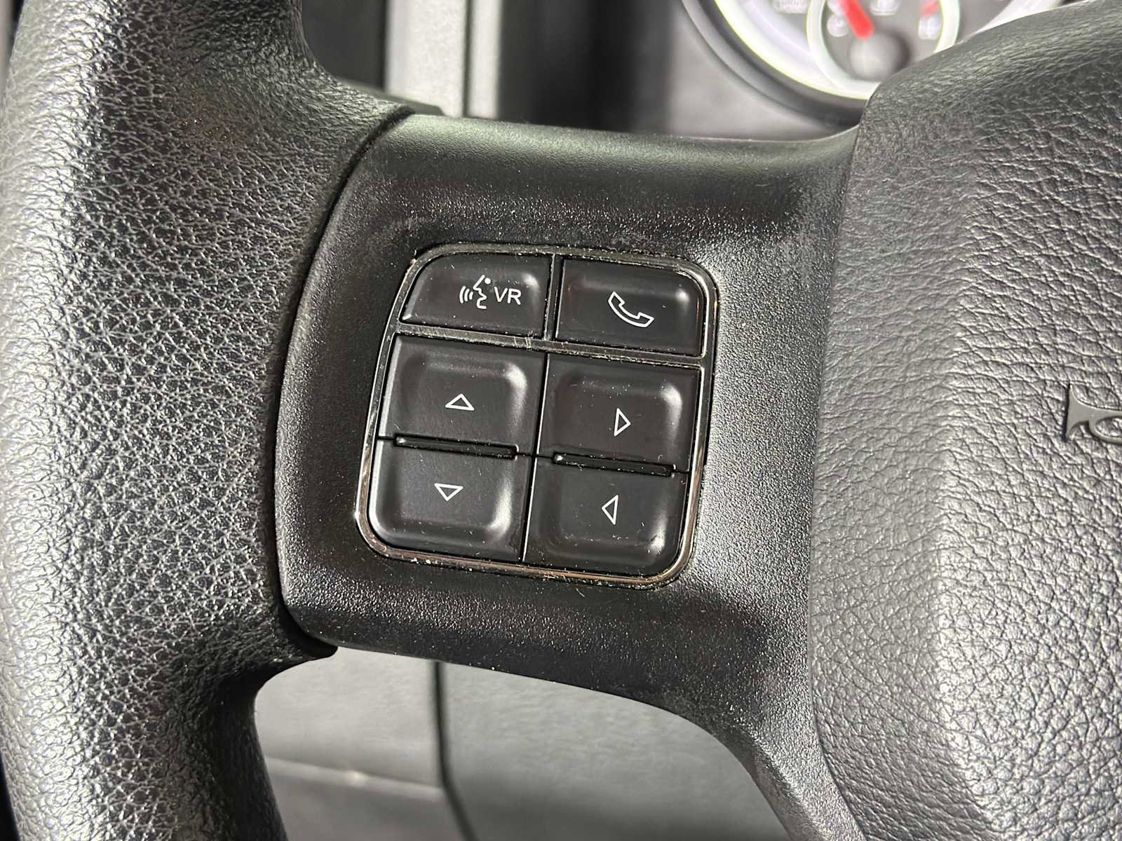 Used 2015 RAM 1500 Express RWD image 23