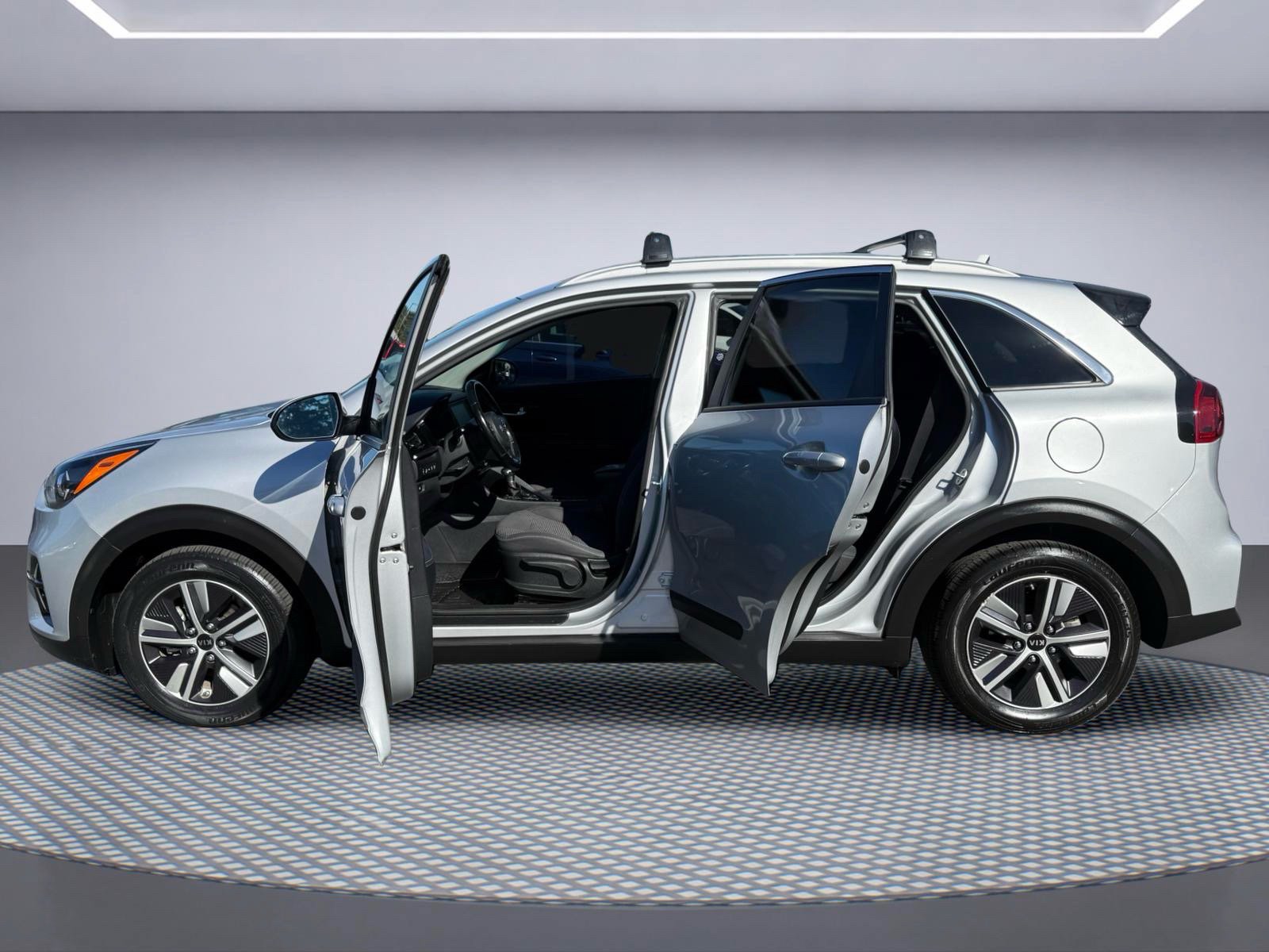 Used 2021 Kia Niro LXS FWD image 13