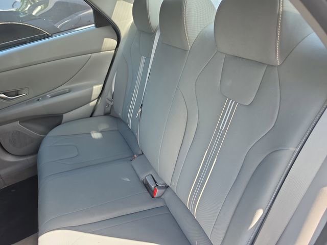 Used 2023 Hyundai Elantra SEL w/ Convenience Package image 10