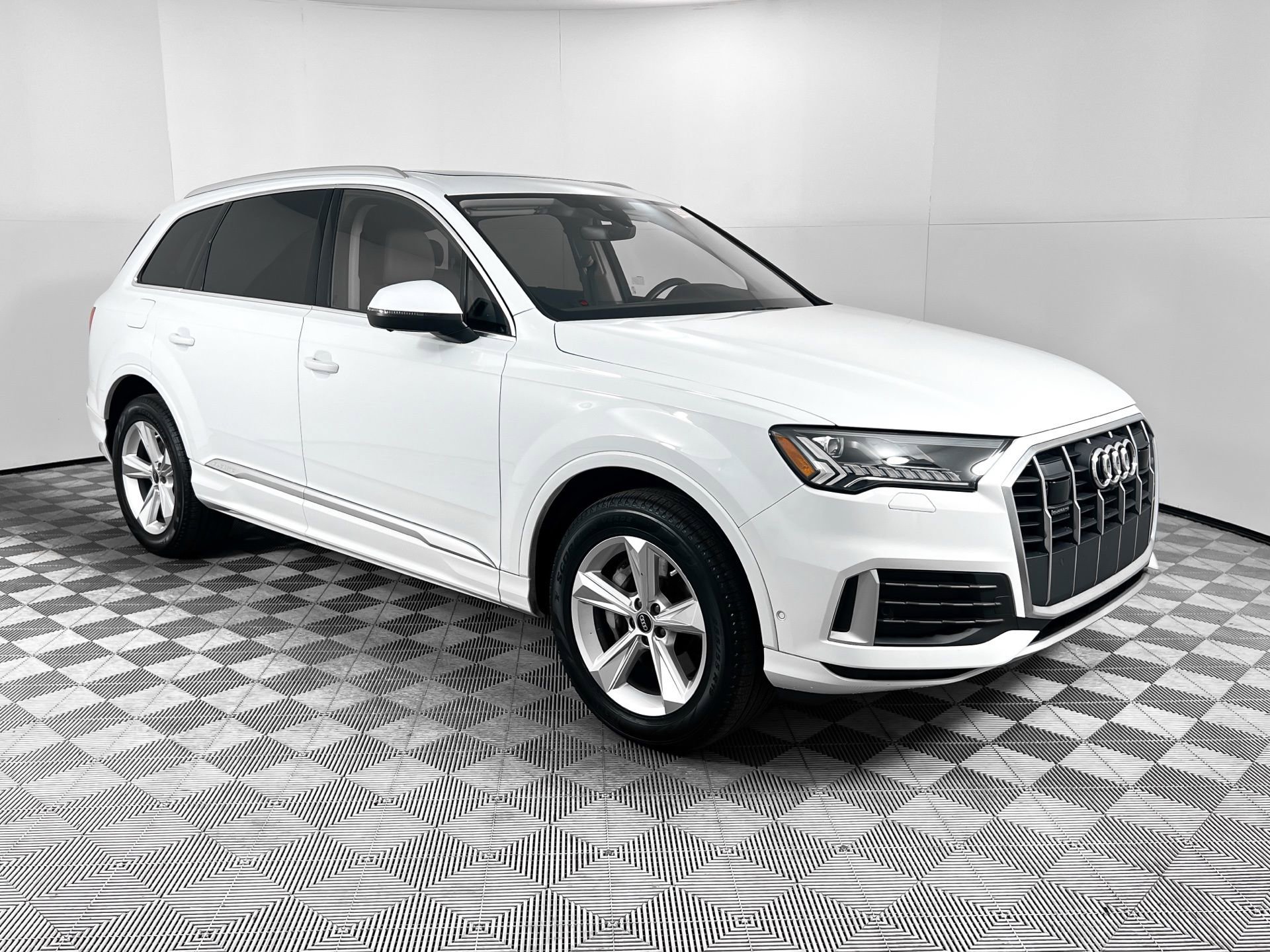 Used 2024 Audi Q7 2.0T Premium Plus image 1