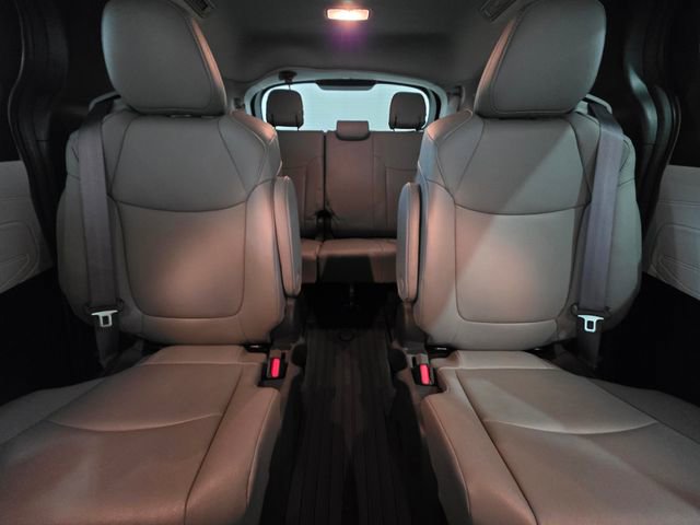 Used 2025 Toyota Sienna XLE w/ XLE Plus Package AWD/4WD image 14