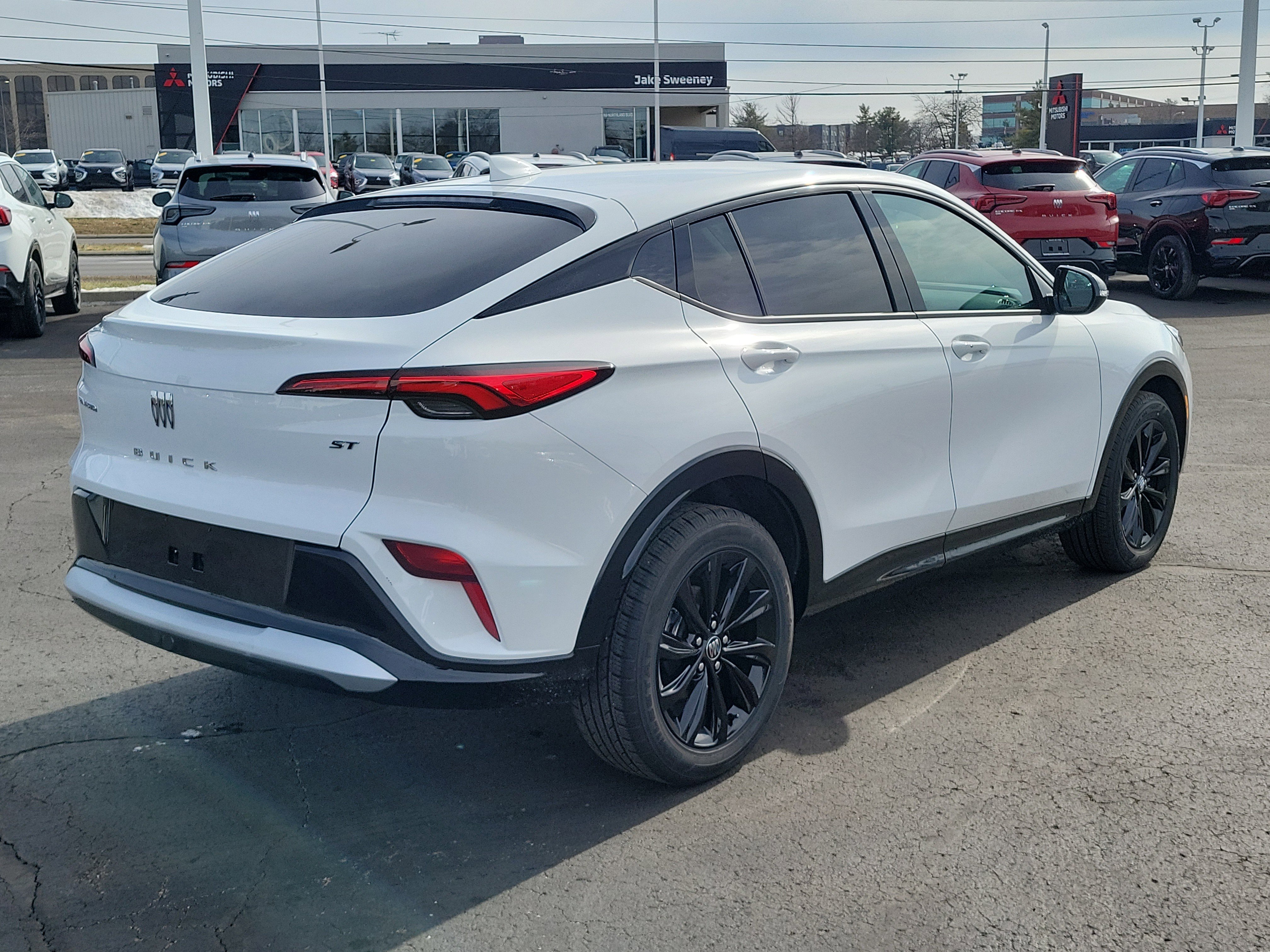 Used 2024 Buick Envista Sport Touring w/ Convenience I Package image 4