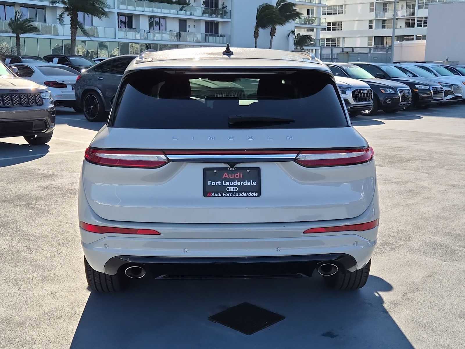 Used 2023 Lincoln Corsair Reserve w/ Jet Appearance Package image 5