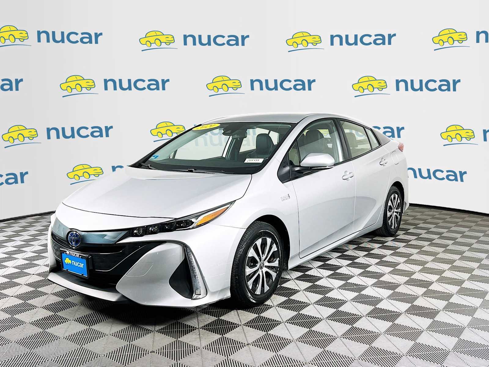 Used 2021 Toyota Prius Prime XLE image 3