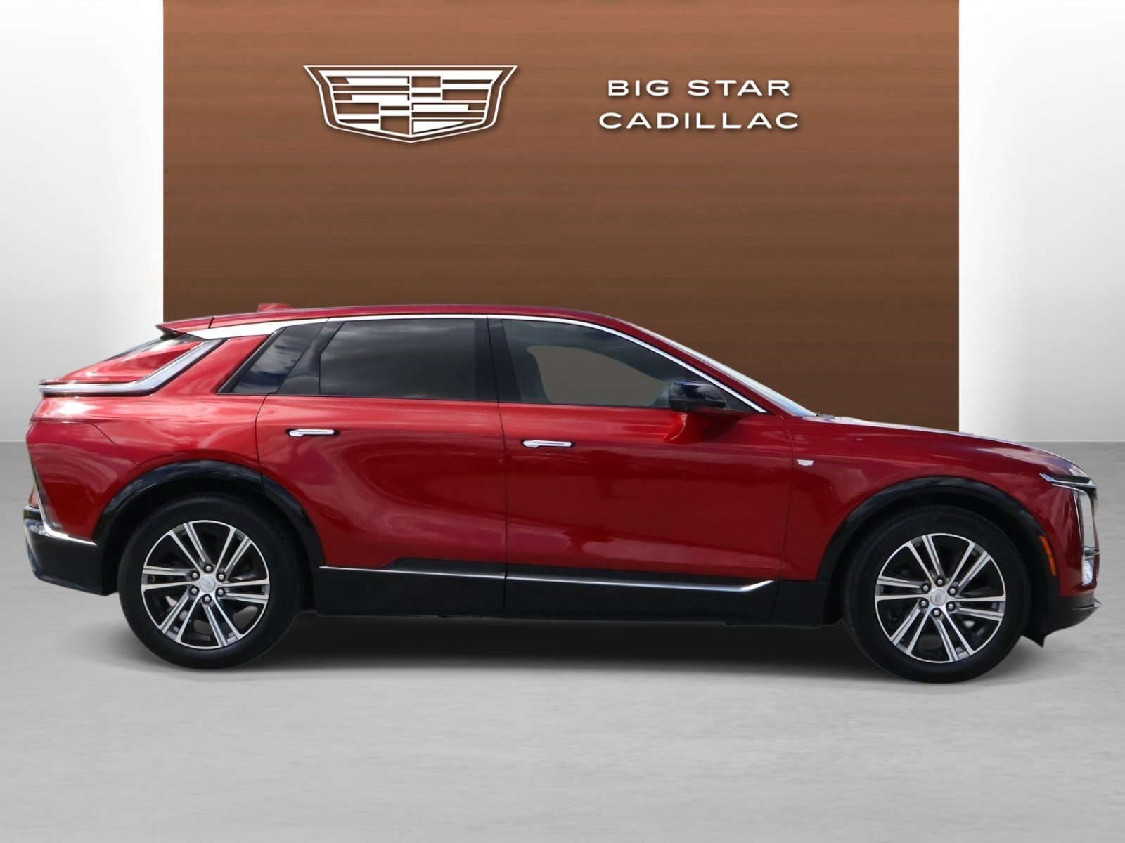 Used 2024 Cadillac Lyriq Luxury w/ LPO, Floor Liner Package image 6