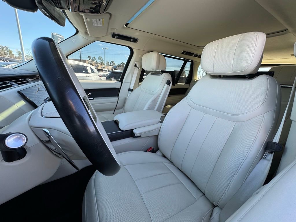 Used 2024 Land Rover Range Rover Long Wheelbase Autobiography image 14