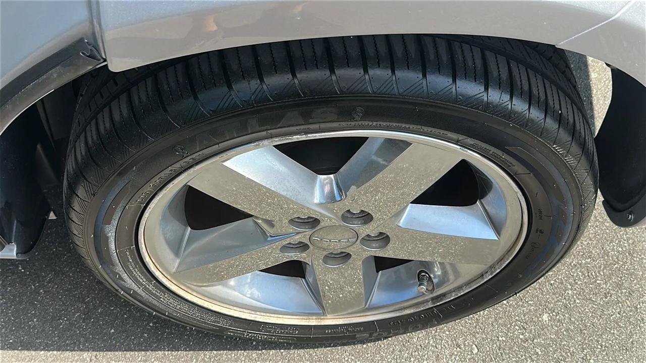 Used 2013 Dodge Avenger SXT FWD image 18