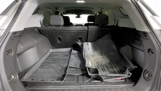 Used 2022 GMC Terrain SLE w/ Driver Convenience Package FWD image 13