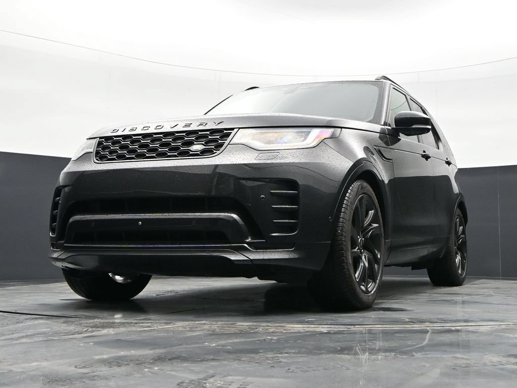 Used 2024 Land Rover Discovery Dynamic SE AWD/4WD image 32