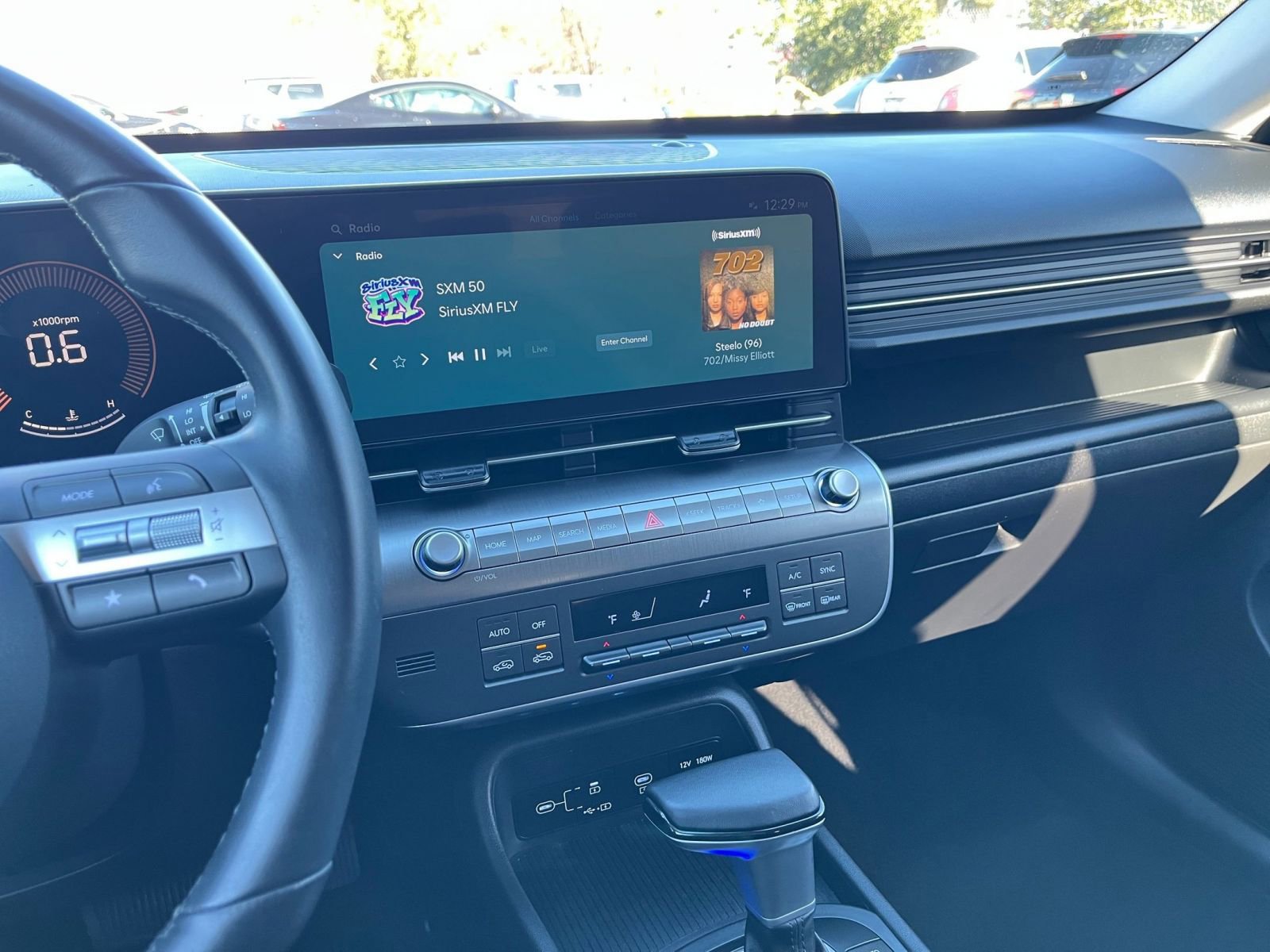 Used 2025 Hyundai Kona SEL image 18