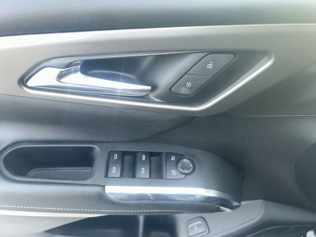 Used 2025 Chevrolet Traverse LT image 13