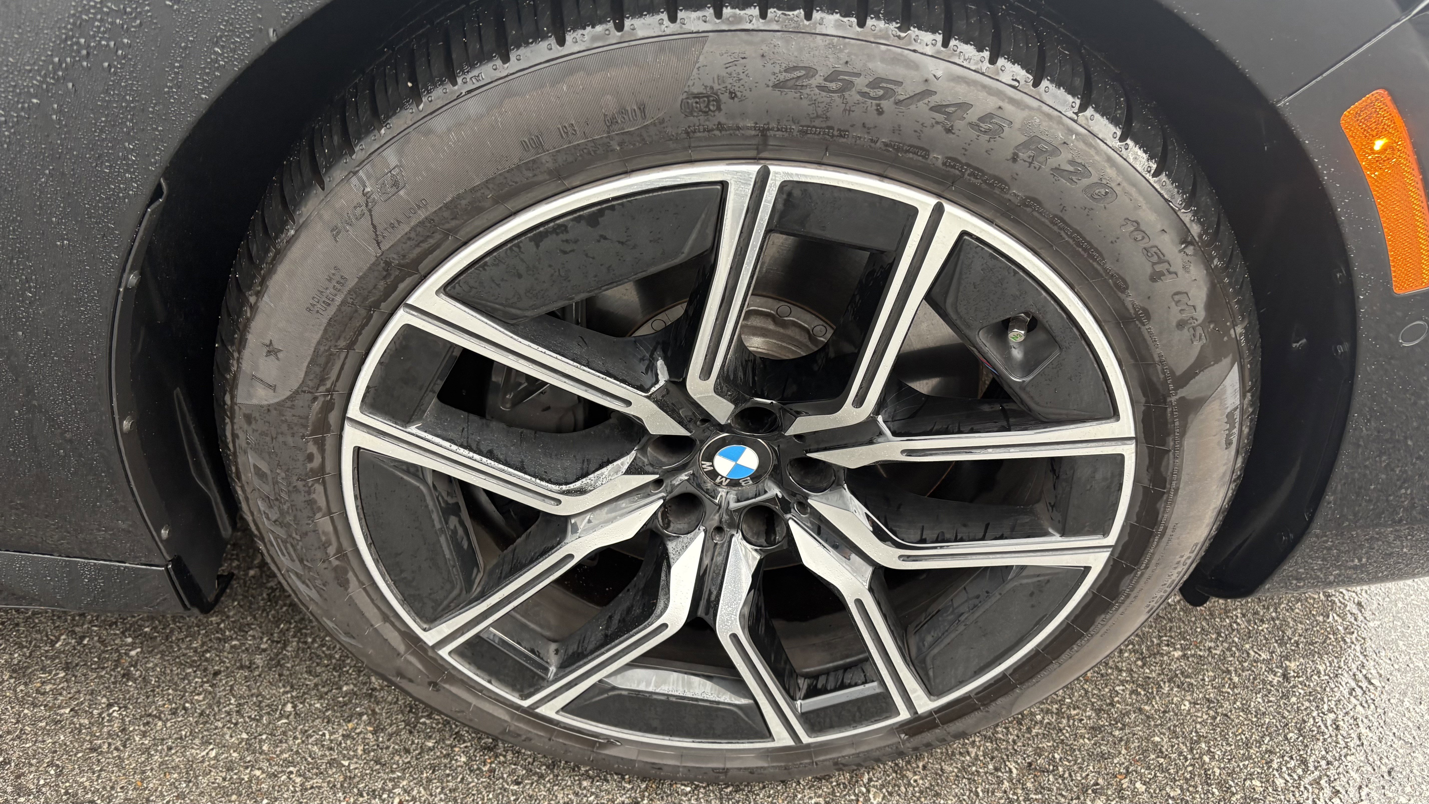 Used 2025 BMW 760i xDrive w/ Executive Package image 15