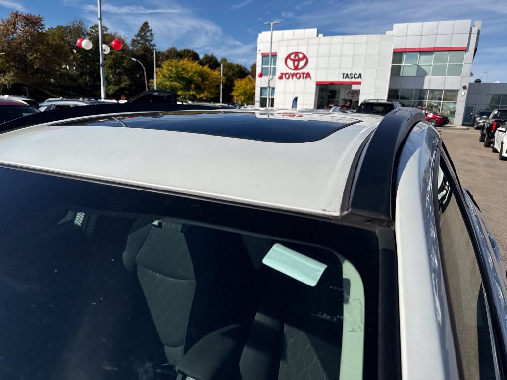 Used 2023 Toyota Corolla Cross LE w/ Moonroof Package AWD/4WD image 43