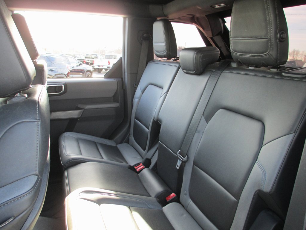 Used 2021 Ford Bronco Black Diamond image 17