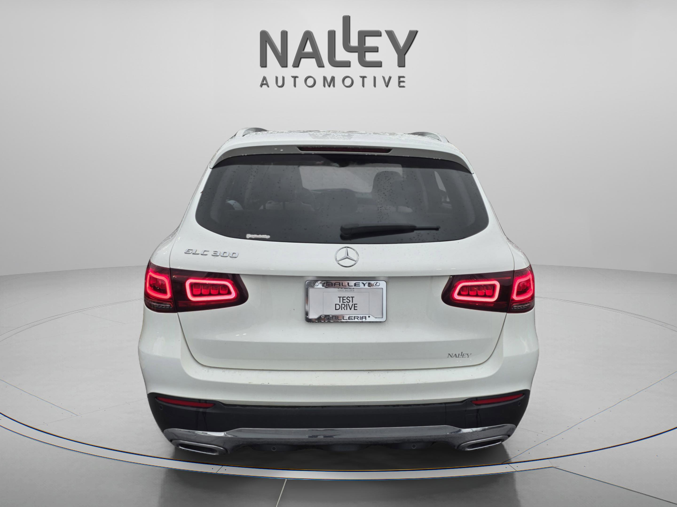 Used 2022 Mercedes-Benz GLC 300 image 4