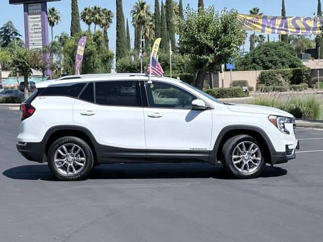 Used 2023 GMC Terrain SLT w/ Tech Package AWD/4WD image 4