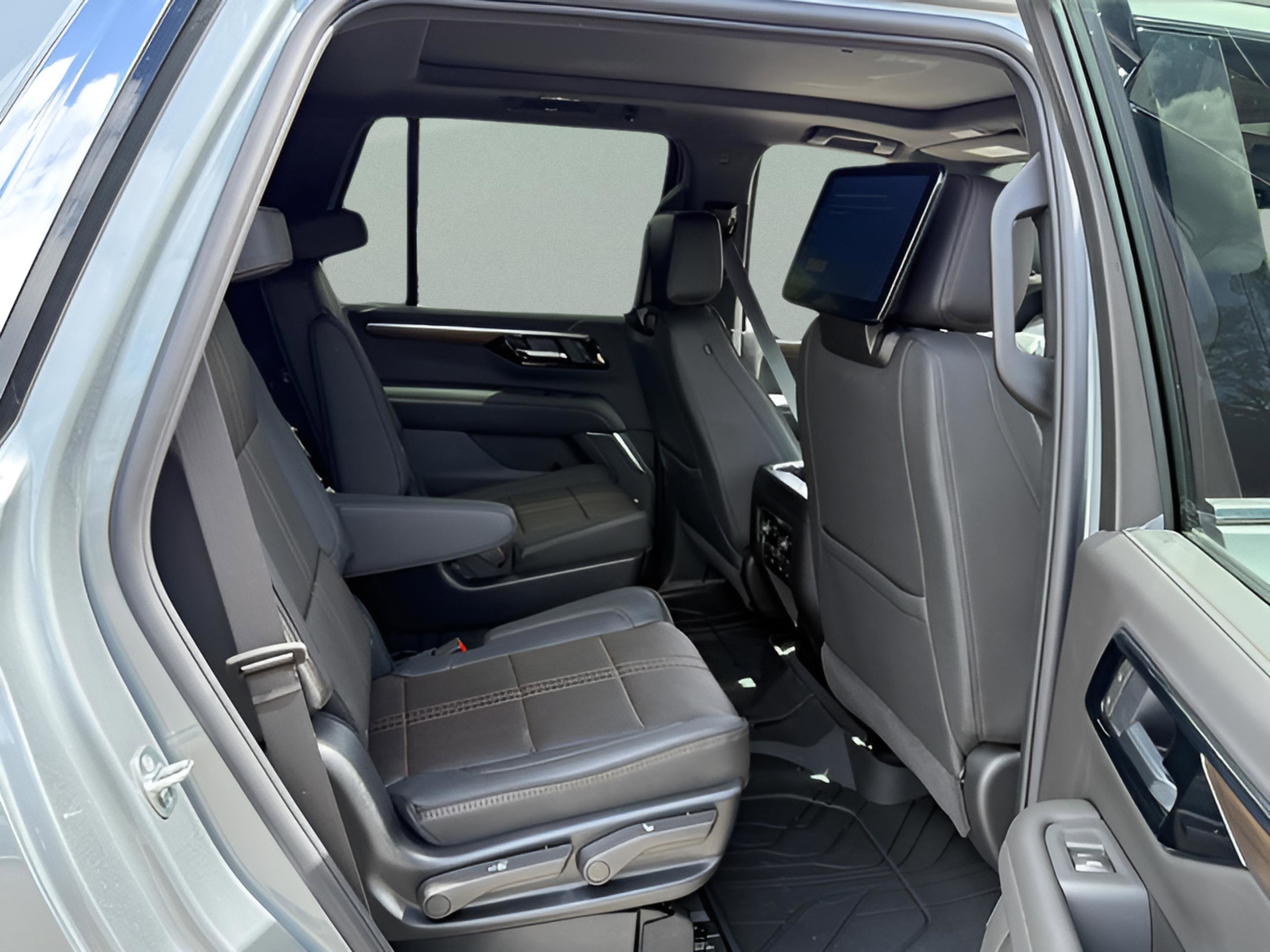 New 2026 Chevrolet Tahoe High Country image 16