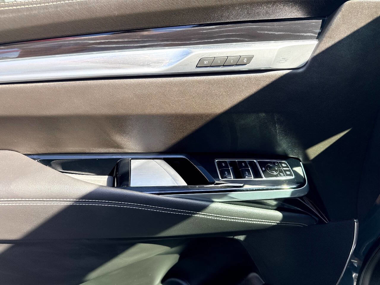 Used 2025 Cadillac Escalade Sport w/ Touring Package image 18