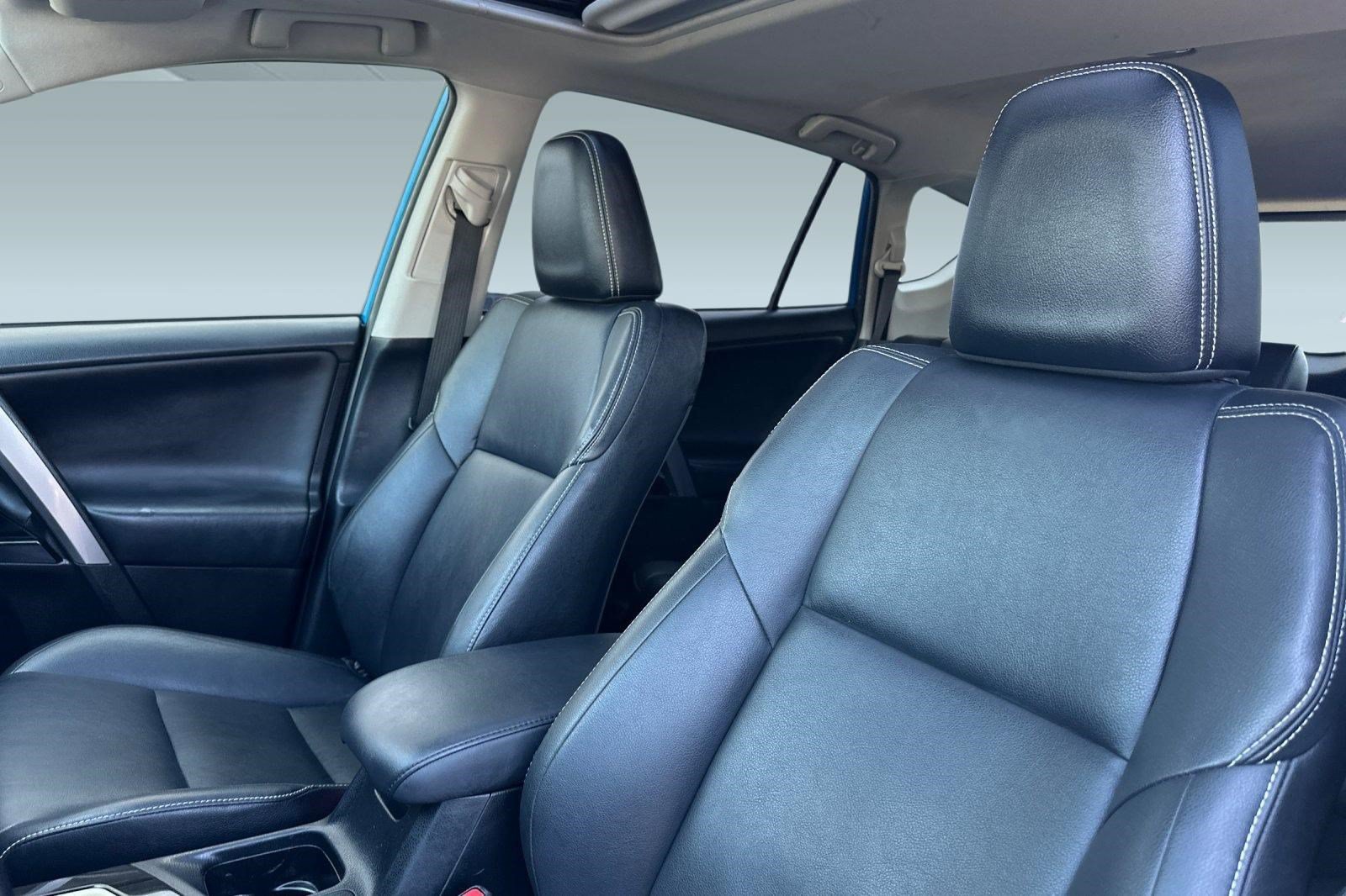 Used 2017 Toyota RAV4 Limited w/ Advanced Technology Package FWD image 29
