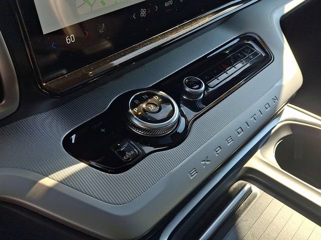 Certified 2025 Ford Expedition Active AWD/4WD image 15
