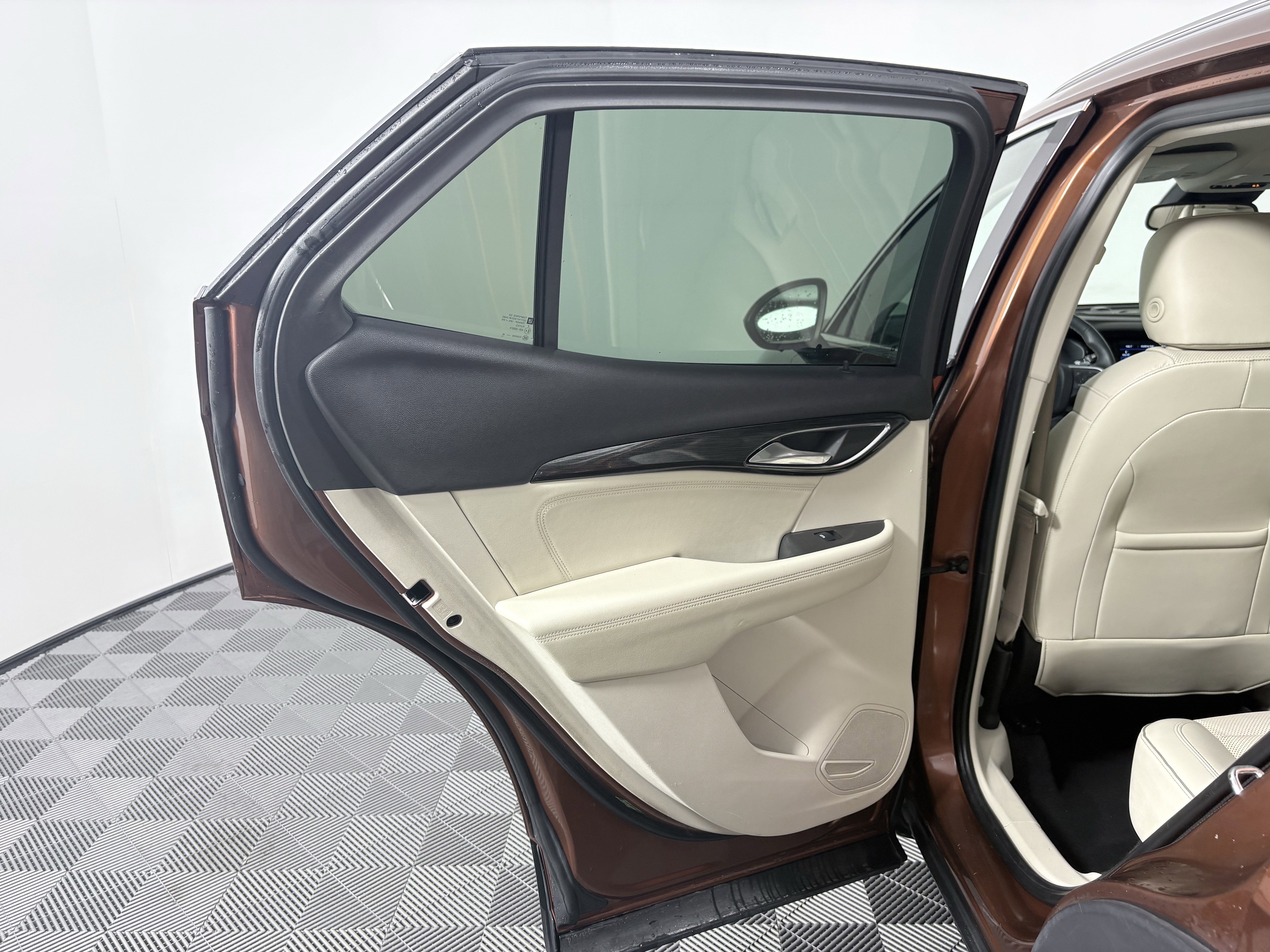 Used 2022 Buick Envision Essence w/ Technology Package I image 21