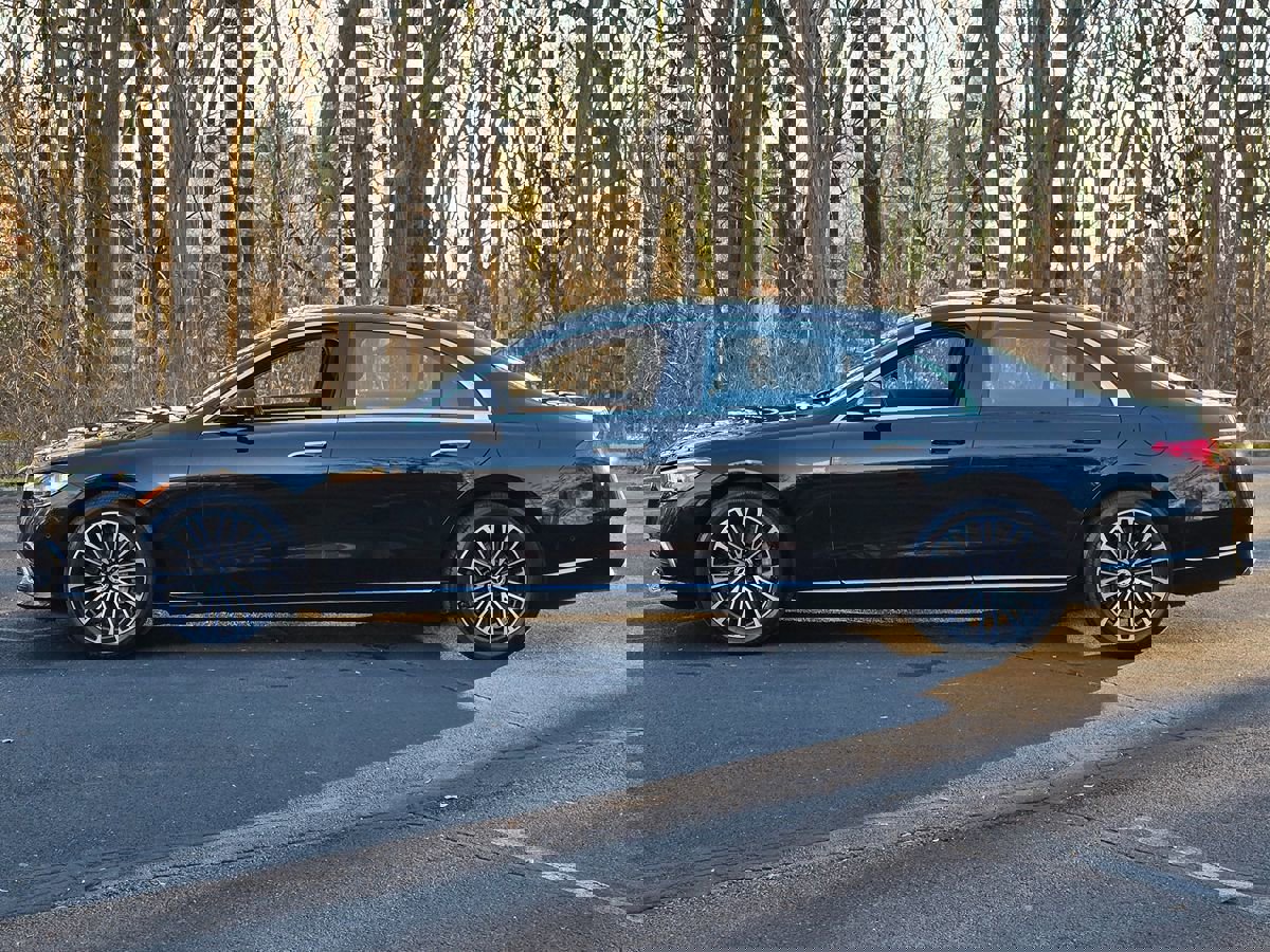 Used 2023 Mercedes-Benz S 580e 4MATIC Sedan w/ Warmth & Comfort Package image 3