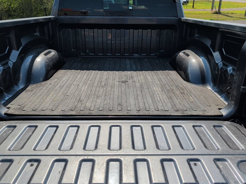 Used 2021 RAM 1500 Laramie w/ Sport Appearance Package AWD/4WD image 10