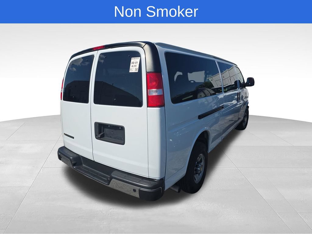 Used 2024 Chevrolet Express 3500 LT w/ LT Preferred Equipment Group RWD image 4