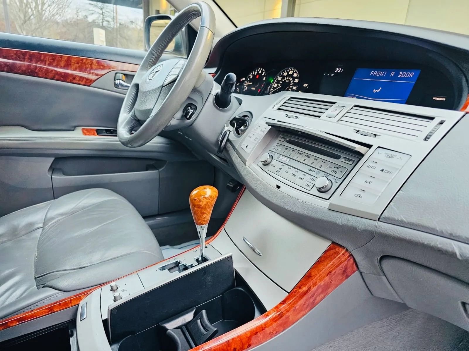 Used 2005 Toyota Avalon XLS FWD image 14