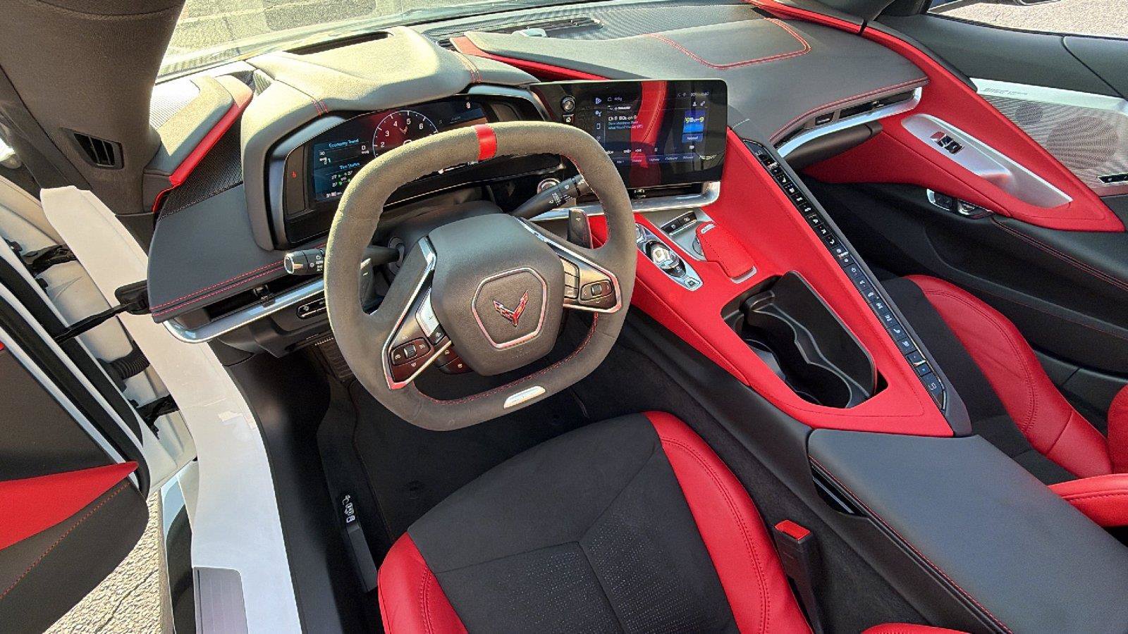 Used 2024 Chevrolet Corvette Z06 RWD image 3