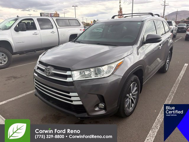 Used 2017 Toyota Highlander XLE AWD/4WD image 4