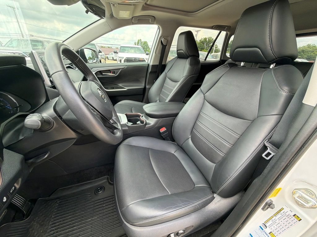 Used 2020 Toyota RAV4 Limited w/ Limited Grade Weather Package AWD/4WD image 9