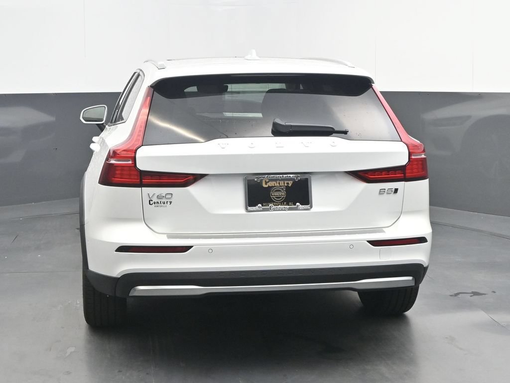 New 2026 Volvo V60 B5 Cross Country Plus w/ Climate Package AWD/4WD image 6