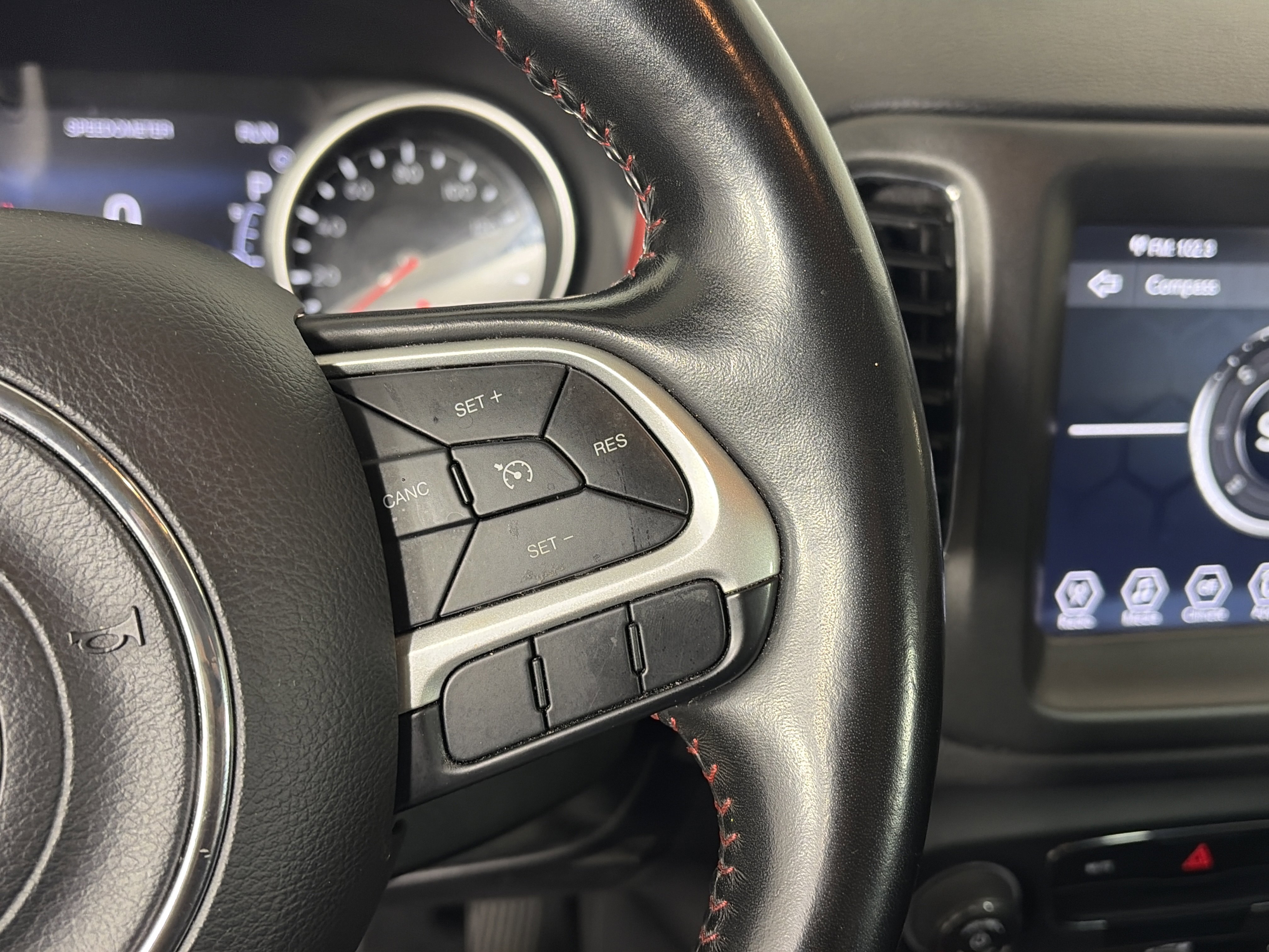 Used 2020 Jeep Compass Trailhawk image 30